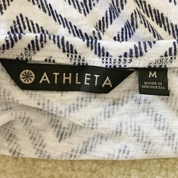 Athleta Chevron Print Athletic Gym Muscle Sleeveless Lightweight Workout Tee - Picture 6 of 9